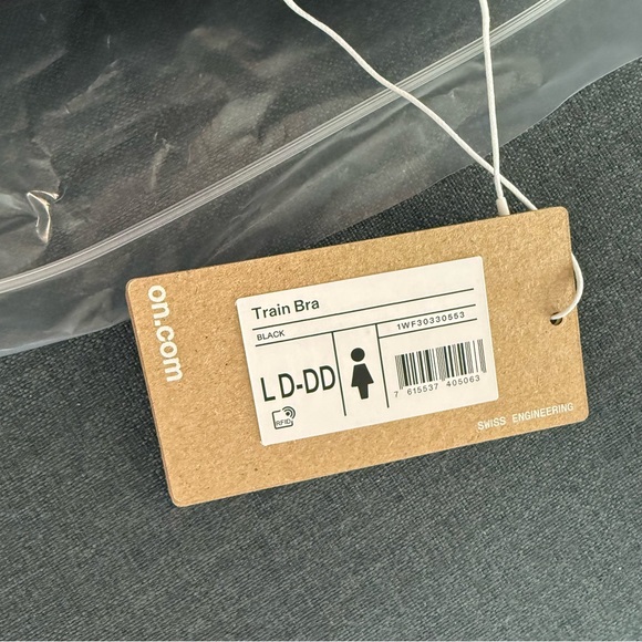 NWT ON Train Bra in Black - Picture 4 of 6